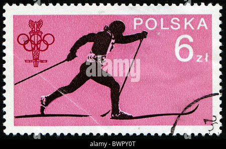 Polen - ca. 1970er Jahre: Eine Briefmarke gedruckt in Polen zeigt Skifahrer, ca. 1970 s Stockfoto