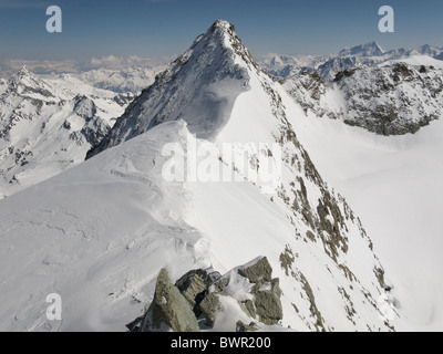 Alpine Aussicht vom Gipfel des Mont Blanc de Cheilon, Schweiz winter Stockfoto