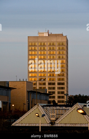 Sonnenuntergang Reflexionen über die Tayside House Fenster Sitz Dundee City Council, UK Stockfoto