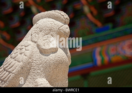 Steinskulptur auf Geunjeongjeon und Hall des Regierungschefs von Zurückhaltung, Gyeongbokgung Palace Seoul in Südkorea. JMH3892 Stockfoto