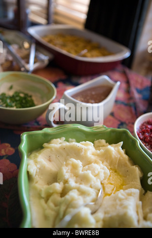 Beilagen auf einem Tisch Urlaub: Kartoffelpüree und Soße, Vereinigte Staaten Stockfoto