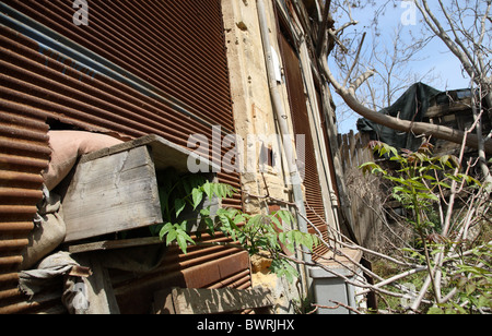 Ehemaligen Schießscharten für MGs in der UN-Pufferzone, Nicosia, Zypern Stockfoto
