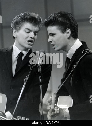 EVERLY BROTHERS uns pop-Duo im April 1960 mit Phil auf der linken Seite und Don Stockfoto