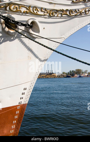 die Details des Schiffes im Hafen Stockfoto