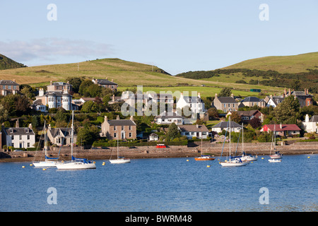 Abendlicht auf Booten, die in Campbeltown Loch, Campbeltown auf der Halbinsel Kintyre, Argyll & Bute, Schottland, vertäut sind Stockfoto