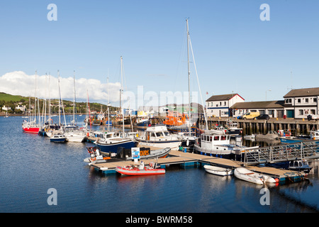 Abendlicht am Boote vertäut im Hafen in Campbeltown Loch, Campbeltown auf der Halbinsel Kintyre, Argyll & Bute, Scotland Stockfoto