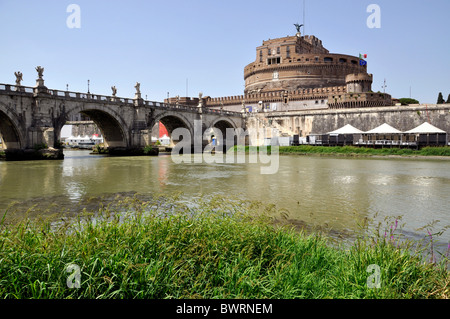 Ponte Sant ' Angelo, Brücke der Engel, Fluss Tiber, Engelsburg, Schloss der Engel, Rom, Lazio, Italien, Europa Stockfoto