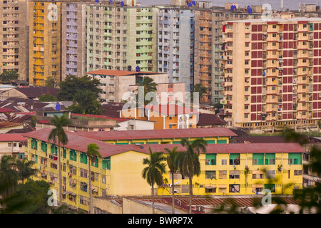 PANAMA CITY, PANAMA - bunte Mehrfamilienhäuser in Santa Ana und Chorrillo Nachbarschaft. Stockfoto