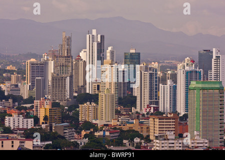 PANAMA CITY, PANAMA - Skyline, die Innenstadt von Panama-Stadt, Marbella und Bella Vista Nachbarschaften. Stockfoto