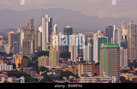 PANAMA CITY, PANAMA - Skyline, die Innenstadt von Panama-Stadt, Marbella und Bella Vista Nachbarschaften. Stockfoto