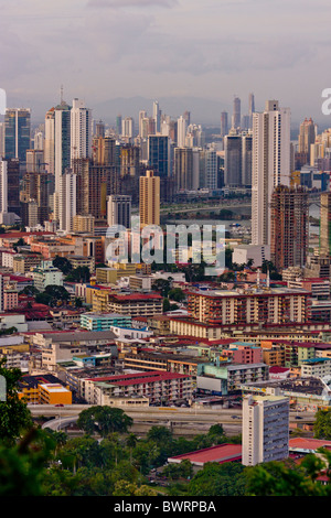 PANAMA CITY, PANAMA - Skyline, die Innenstadt von Panama-Stadt, Marbella und Bella Vista Nachbarschaften. Stockfoto