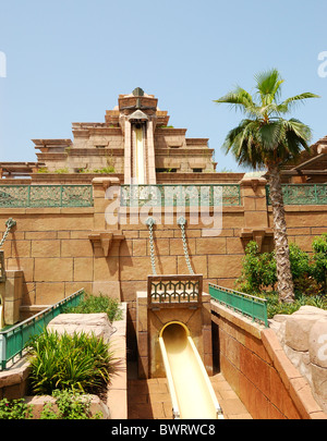 Der Aquaventure Wasserpark Atlantis Palm Hotel befindet sich auf der künstlichen Insel Palm Jumeirah, Dubai, Vereinigte Arabische Emirate Stockfoto