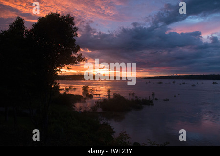 Blick auf Laos und dem Mekong-Fluss aus Thailand Stockfoto