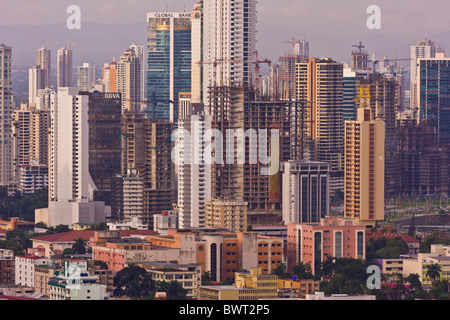 PANAMA CITY, PANAMA - Skyline, die Innenstadt von Panama-Stadt, Marbella und Bella Vista Nachbarschaften. Stockfoto