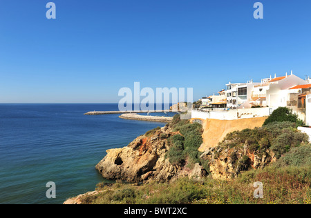 Blick auf den neuen Hafen und Yachthafen in Albufeira, Algarve, Portugal Stockfoto