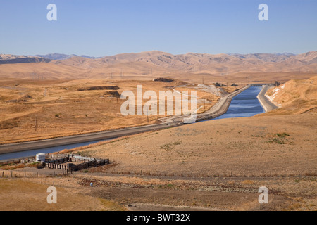 Die California Aqueduct ist des Landes größte und längste Wasser Transportsystem, Central Valley, Kalifornien, USA Stockfoto