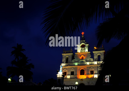 Kirche von unserer lieben Frau der Unbefleckten Empfängnis in Panjim in Goa, Indien in der Nacht Stockfoto