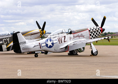 North American P - 51D Mustang auf der Flightline auf Duxford Flying Legends Airshow Stockfoto