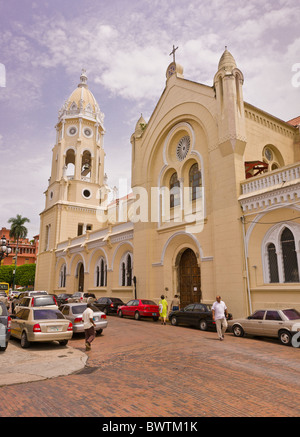 PANAMA-Stadt, PANAMA - San Francisco-Kirche in Plaza Bolivar in Casco Viejo, historischen Zentrum der Stadt. Stockfoto