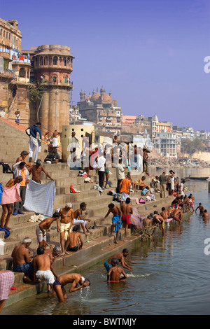 Reisen Indien Ganges Fluss Varanasi Stadt Uttar Pradesh Benares Asien Januar 2008 gebeten hindu Hinduismus hind Stockfoto
