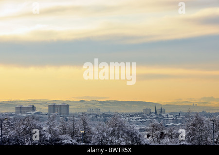 Winter in Airdrie und Coatbridge während eines der schlimmsten Schneestürme in Jahrzehnten getroffen. Stockfoto