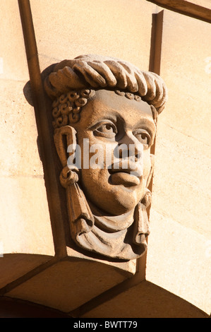 Geschnitzten Kopfes auf Seite des Sheldonian Theatre Oxford England UK Stockfoto