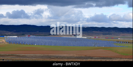 Solarstrom-Bauernhof, Sunstroom Solarstrom Parkkomplex in Los Arcos, Navarra, Spanien Stockfoto