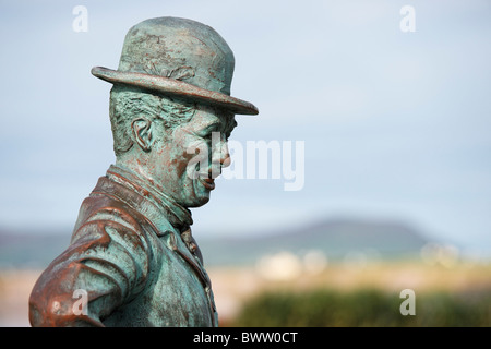 Statue von Charlie Chaplin, Waterville, County Kerry, Munster, Irland. (16. April 1889 - 25. Dezember 1977) Stockfoto