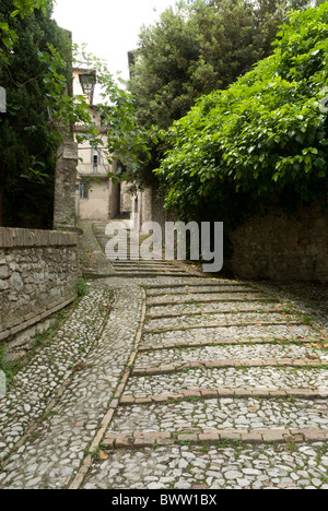 Verschiedene Straßen in der Altstadt von Spoleto, Umbrien Stockfoto