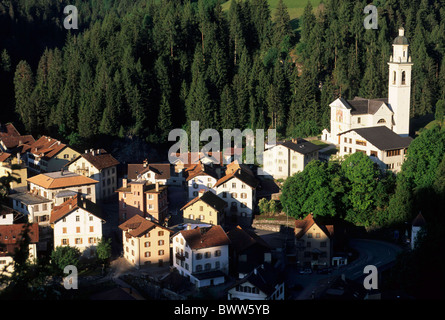 Schweiz Europa Tiefencastel Kanton Graubünden Graubünden Graubünden Oberhalbstein Tiefencastel Dorfhäuser h Stockfoto