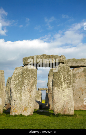 Hufeisen der Sarsen Trilithons, Stonehenge (ca. 2500 v. Chr.), UNESCO-Weltkulturerbe, Wiltshire, England, Vereinigtes Königreich Stockfoto
