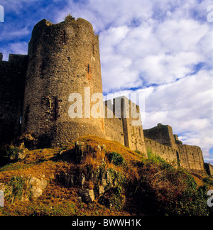 Chepstow Castle, Wales, auf den Klippen an der Seite des Flusses Wye. Älteste Naturstein-Forification in Großbritannien. Stockfoto