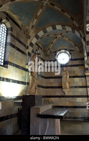 Innenraum der Kirche Santa Maria della Spina, Pisa, Toskana, Italien, Europa Stockfoto