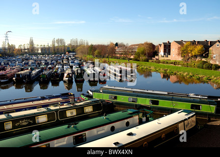 Lastkähne Schloss Marina Nottingham England uk Stockfoto