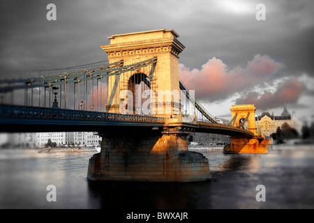 Szecheni Lánchíd (Kettenbrücke). Hängebrücke über die Donau zwischen Buda & Pest. Budapest Ungarn Stockfoto