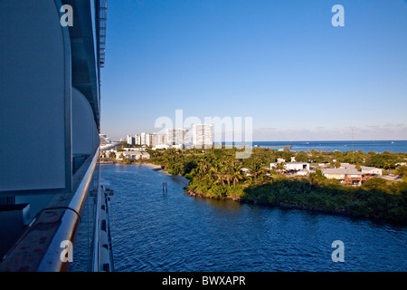 Große Luxus Kreuzfahrtschiffe ausgehend von Port Everglades in Fort Lauderdale; Florida; USA; Nord-Amerika Stockfoto