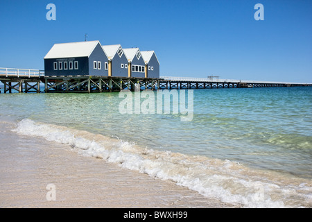 Busselton Jetty gesagt, dass die längste Holzmole in der südlichen Hemisphäre eine Eisenbahnstrecke entlang seiner Länge hat Stockfoto