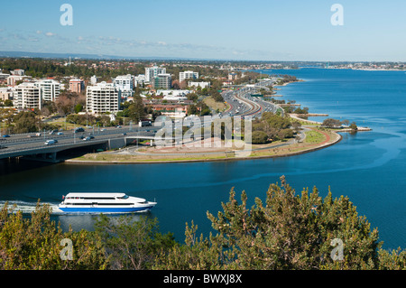 Stadt von Perth entlang des Swan River Stockfoto