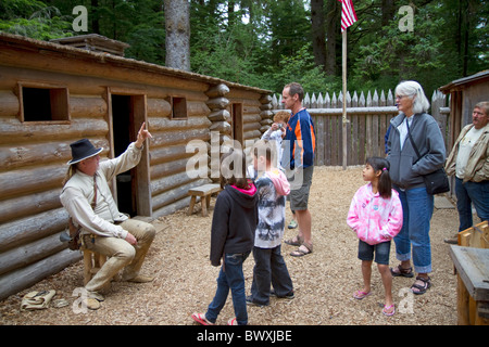 Historisches Reenactment an Fort Clatsop National Memorial in der Nähe von Astoria, Oregon, USA. Stockfoto