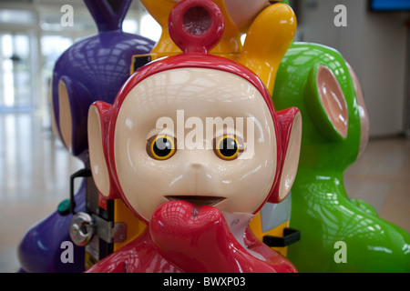 Teletubbies Nahaufnahme eines Modells der Teletubby Laa Laa aus der BBC-Fernsehserie Stockfoto