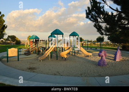 Der Kinderspielplatz befindet sich in der Kenneth Hahn State Recreation Area. Stockfoto