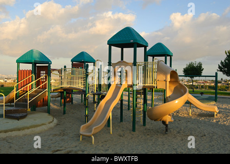 Der Kinderspielplatz befindet sich in der Kenneth Hahn State Recreation Area. Stockfoto