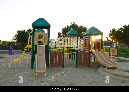 Der Kinderspielplatz befindet sich in der Kenneth Hahn State Recreation Area. Stockfoto