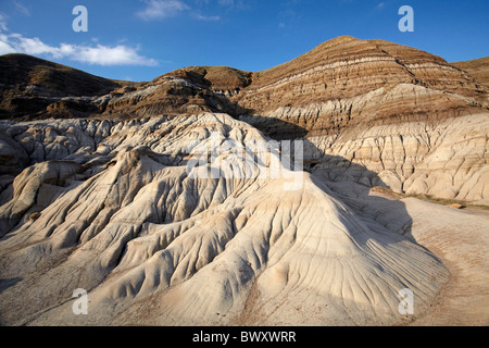 Erodierte Land von Willow Creek Hoodoos in der Nähe von Drumheller, Alberta, Kanada Stockfoto