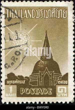 THAILAND - CIRCA 1957: Eine Briefmarke gedruckt in Thailand zeigt Phra Pathom Chedi, ca. 1957 Stockfoto