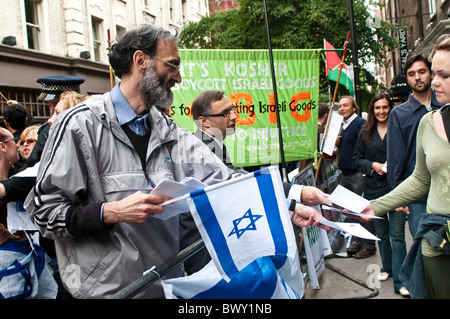 Demonstration für ein freies Palästina vor Ahava Shop in Covent Garden, London, UK Stockfoto