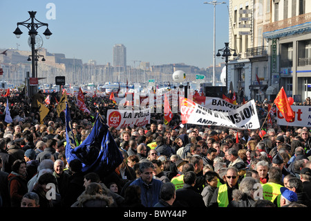 Massen demonstriert über Arbeitnehmerrechte am 29. Januar 2009, in den alten Hafen von Marseille, Frankreich. Stockfoto