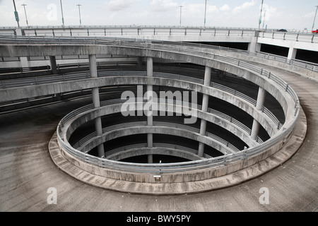Autobahn und Rampe, öffentliches Parkhaus, Houston, Texas, USA Stockfoto