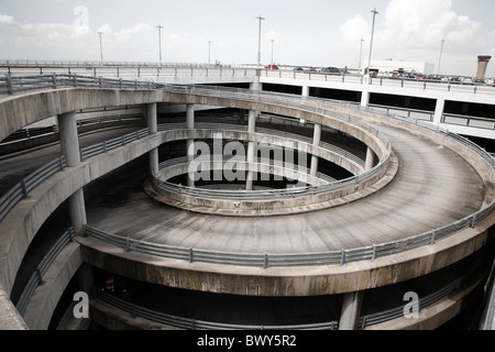 Autobahn und Rampe, öffentliches Parkhaus, Houston, Texas, USA Stockfoto