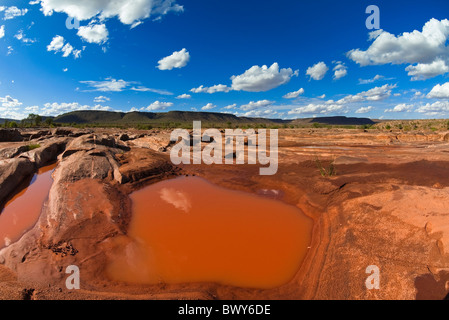 Galana River bei Lugard Falls, Tsavo-Nationalpark, Kenia Stockfoto